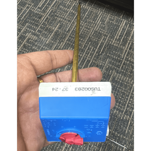 Thermostat for solar water heater